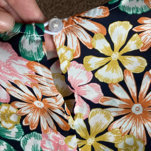 EUC Banana Republic short sleeve daisy pattern blouse size Small - Picture 4 of 6